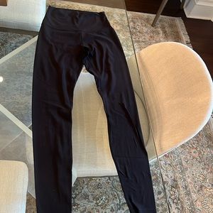 Black Lululemon Align leggings